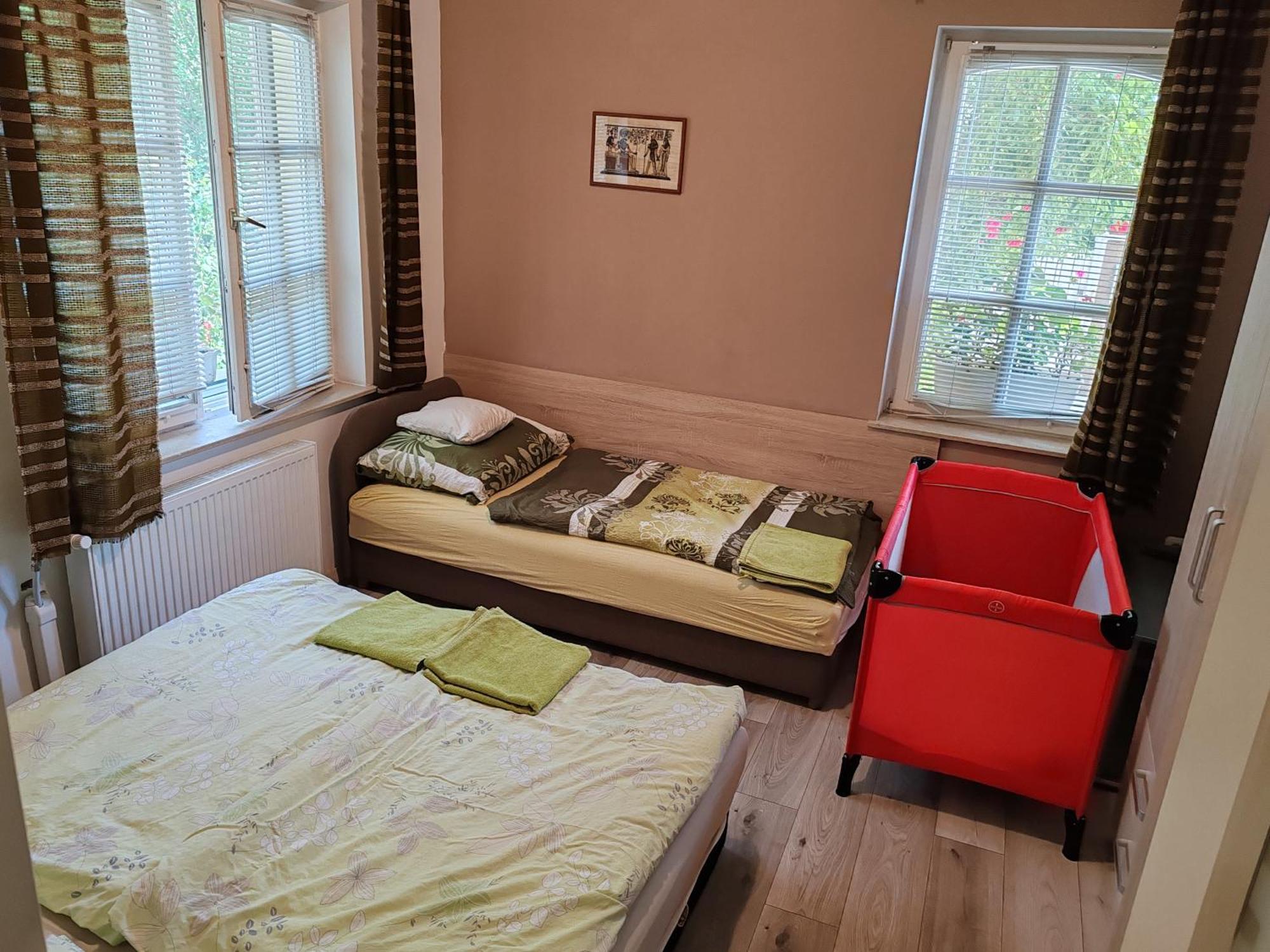 Apartment Patricia With Garden บูดาเปสต์ ภายนอก รูปภาพ