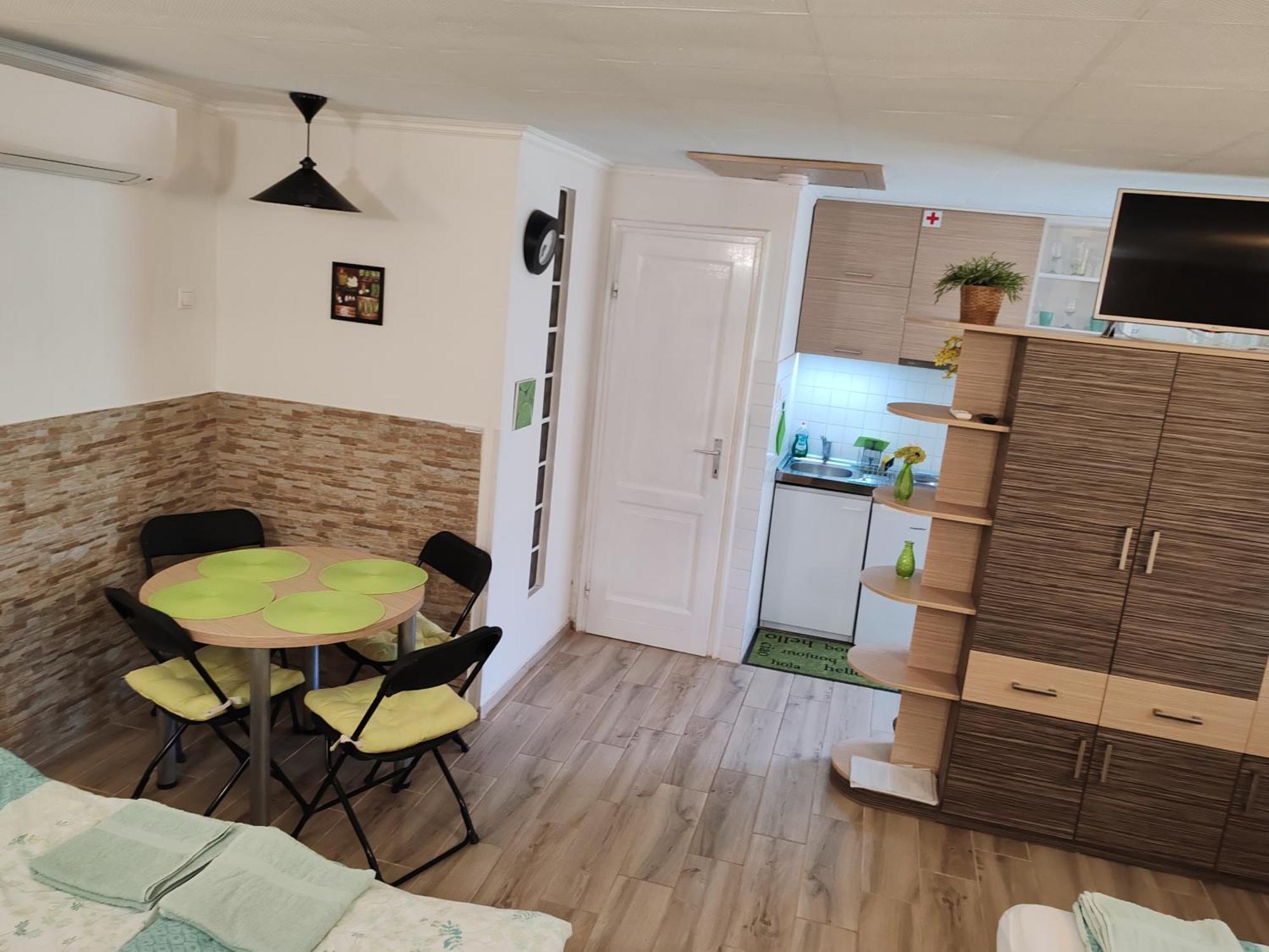 Apartment Patricia With Garden บูดาเปสต์ ภายนอก รูปภาพ