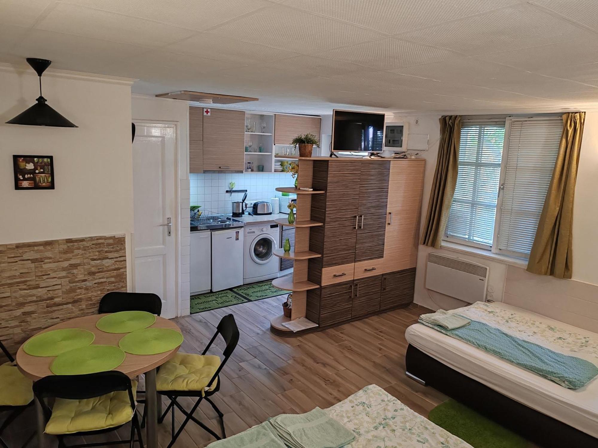 Apartment Patricia With Garden บูดาเปสต์ ภายนอก รูปภาพ