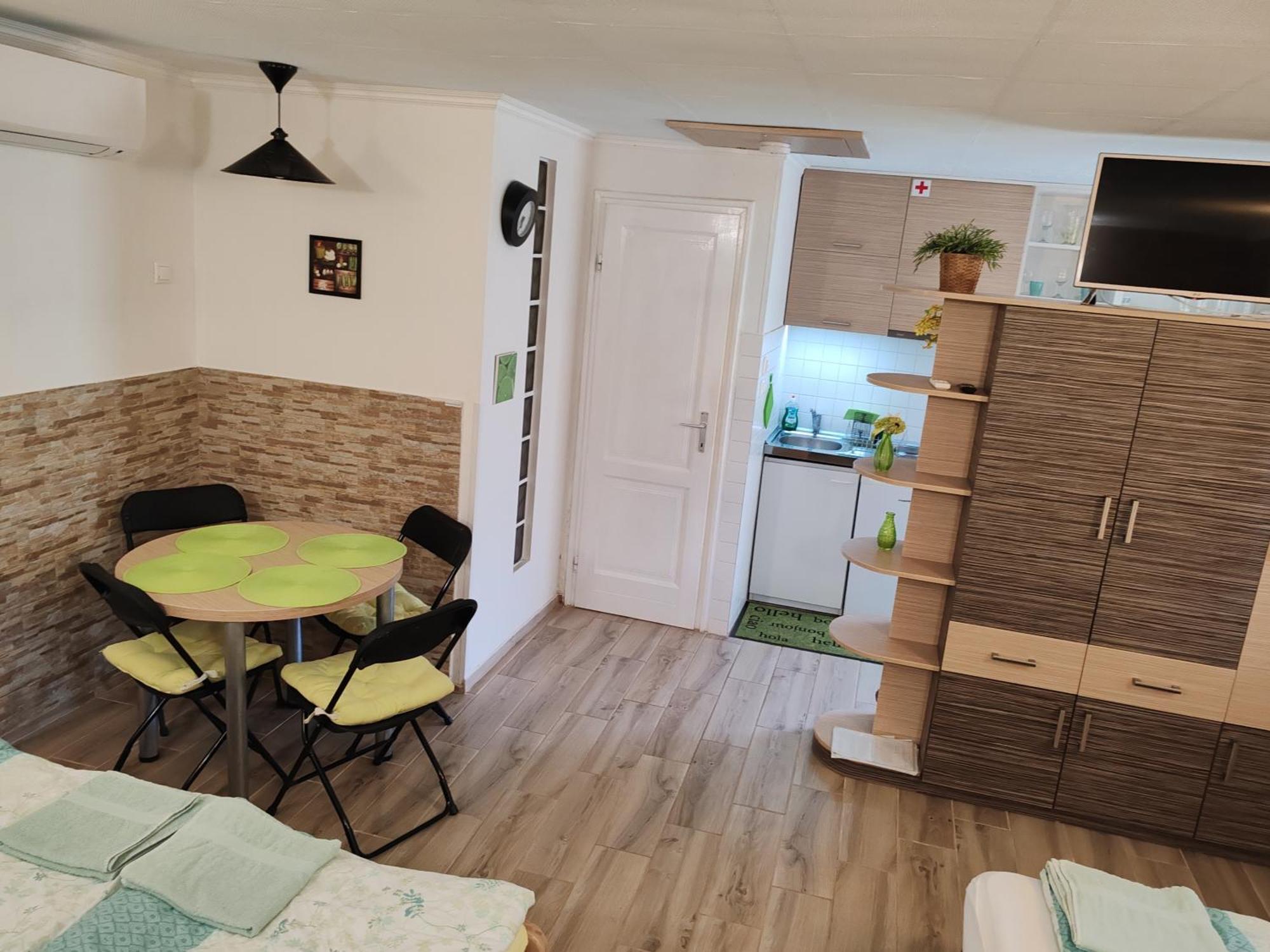 Apartment Patricia With Garden บูดาเปสต์ ภายนอก รูปภาพ
